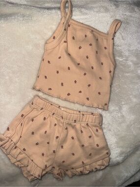 Quincy Mae Strawberry Ribbed Set – 0/3 Months 🍓